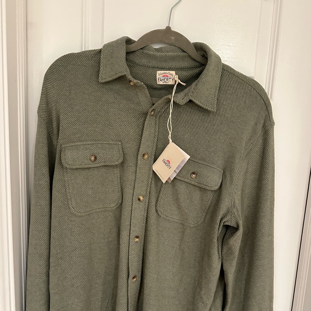 Faherty legend sweater shirt. Sage meadow. New with tags. Size medium